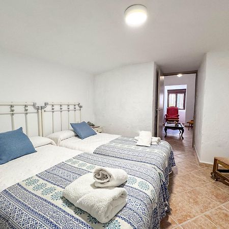 Casa Cueva Rural Vico Ideal Grandes Grupos Freila Dış mekan fotoğraf